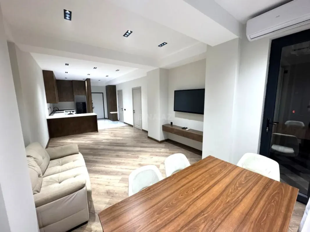 Satılır 2 otaqlı mənzil 77 m²