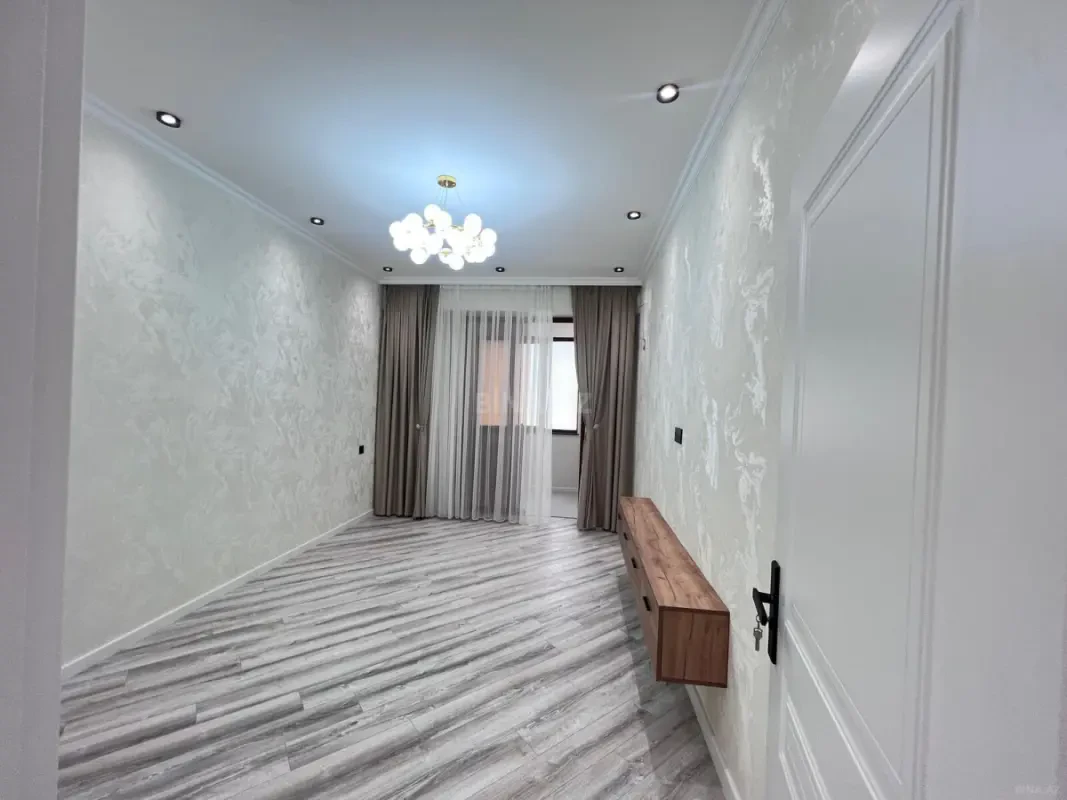 Satılır 2 otaqlı mənzil 70 m²