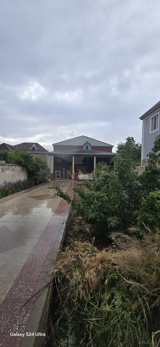Satılır 6 otaqlı həyət evi 203 m²