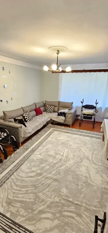 Satılır 4 otaqlı mənzil 100 m²