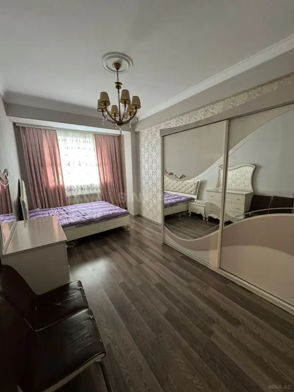 Kirayə verilir 2 otaqlı mənzil 80 m²