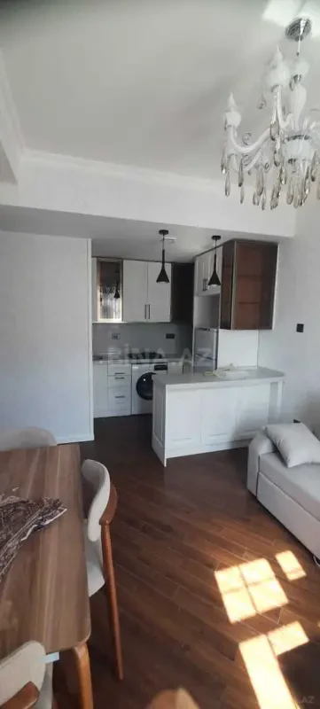 Kirayə verilir 2 otaqlı mənzil 65 m²