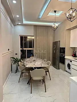 Kirayə verilir 3 otaqlı mənzil 160 m² — Bakı 3 otaq 160.00 m²