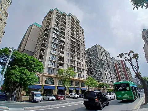 Satılır 3 otaqlı mənzil 146 m² — Bakı 3 otaq 146.00 m²