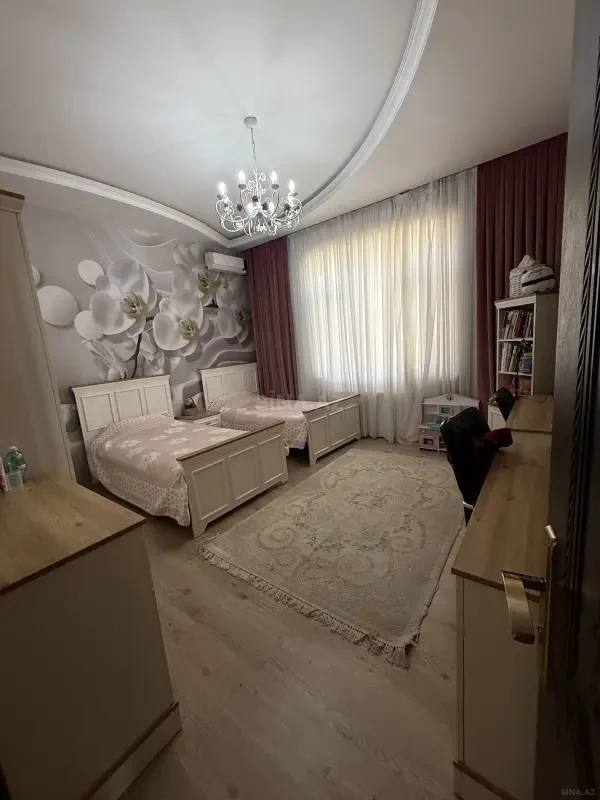 Satılır 6 otaqlı həyət evi 250 m²