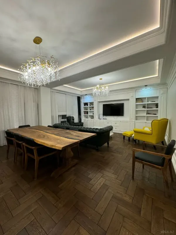 Satılır 3 otaqlı mənzil 141 m²