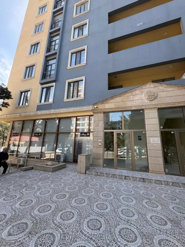 Kirayə verilir 2 otaqlı mənzil 110 m²
