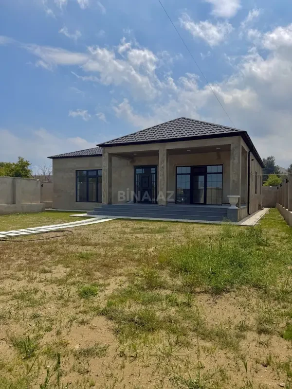 Satılır 5 otaqlı həyət evi 220 m²