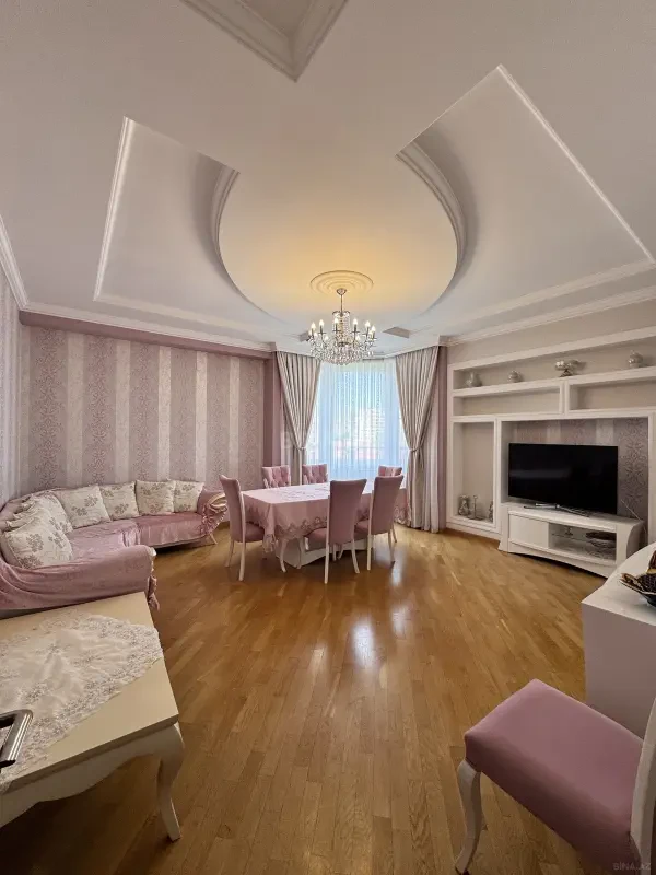 Satılır 3 otaqlı mənzil 140 m²