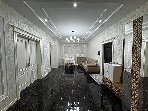 Satılır 4 otaqlı mənzil 128 m² — Bakı, Yeni Günəşli 4 otaq 128.00 m²