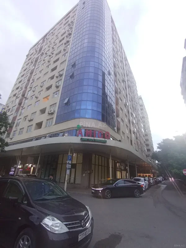 Satılır 3 otaqlı mənzil 128 m²