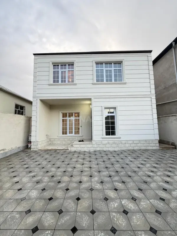 Satılır 4 otaqlı həyət evi 220 m²