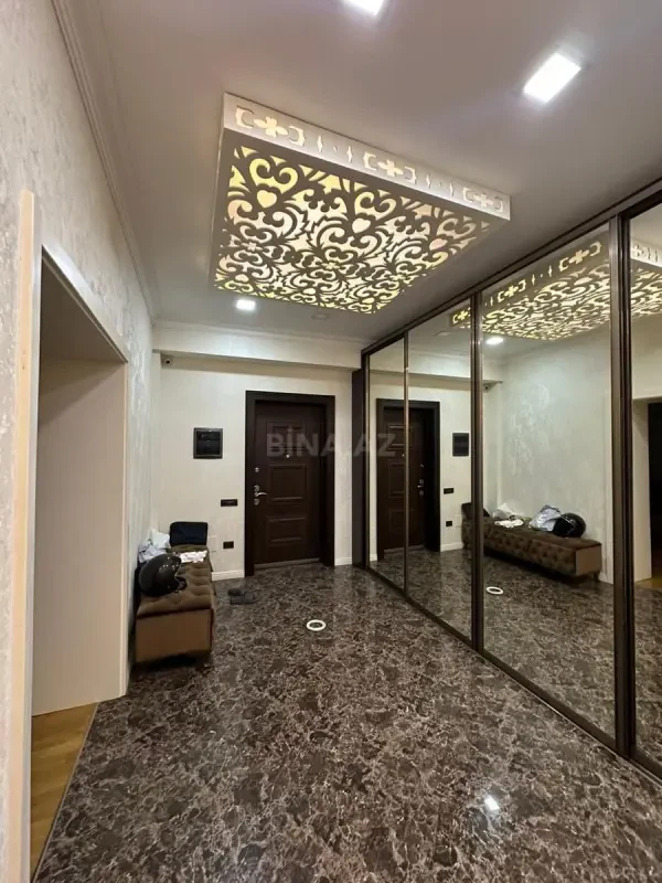 Kirayə verilir 3 otaqlı mənzil 150 m²