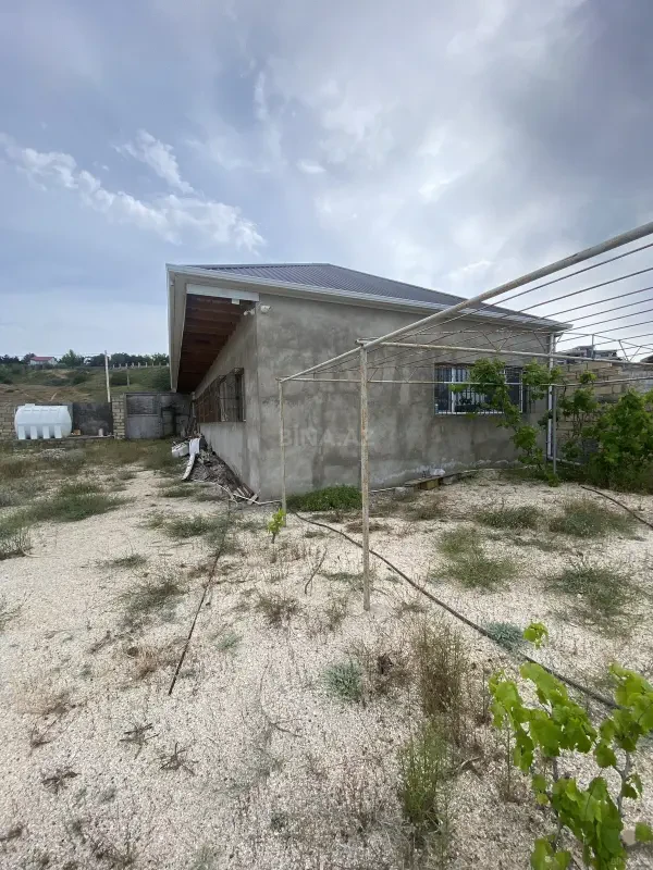 Satılır 4 otaqlı həyət evi 140 m²