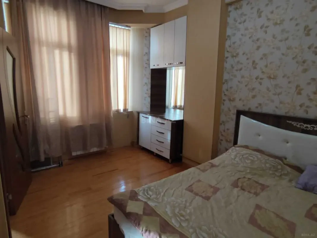 Kirayə verilir 2 otaqlı mənzil 70 m²