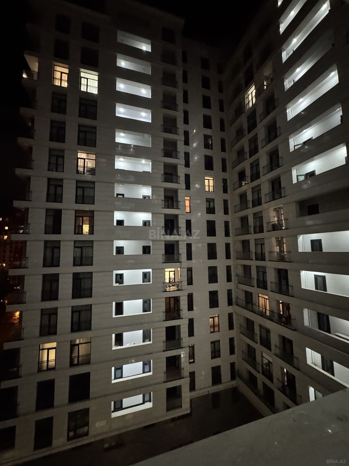 Satılır 2 otaqlı mənzil 64 m²