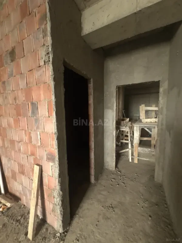 Satılır 3 otaqlı mənzil 143 m²