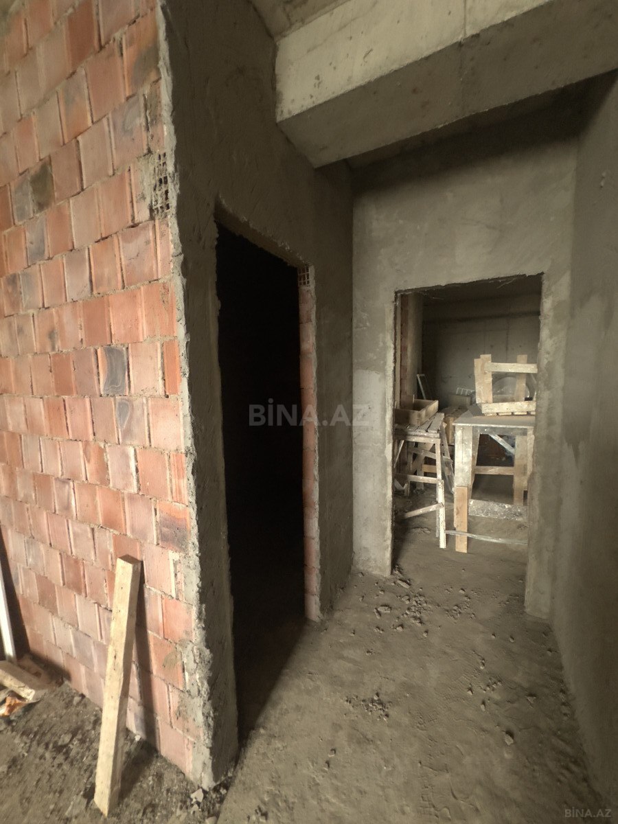 Satılır 3 otaqlı mənzil 143 m²