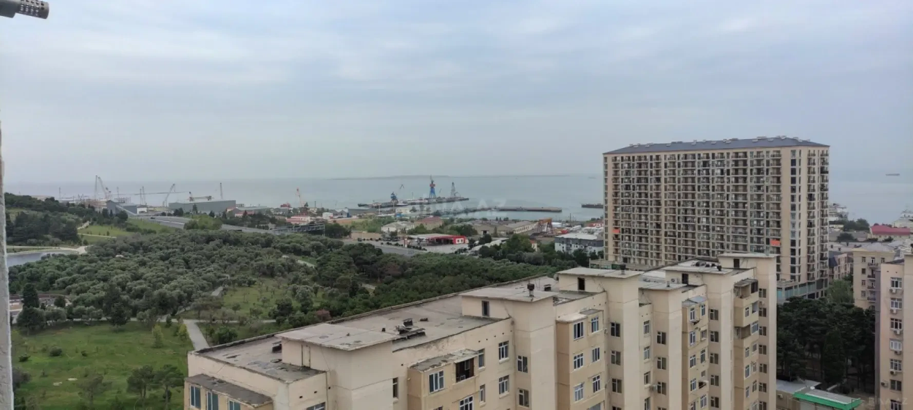 Satılır 2 otaqlı mənzil 82 m²