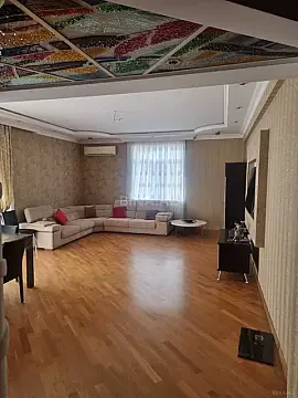 Satılır 4 otaqlı mənzil 180 m² — Bakı 4 otaq 180.00 m²
