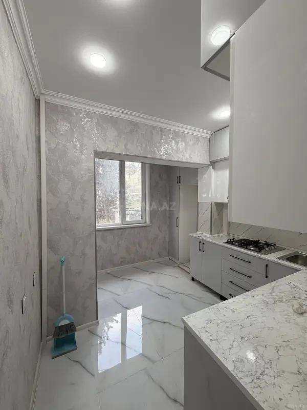 Satılır 4 otaqlı mənzil 112 m²