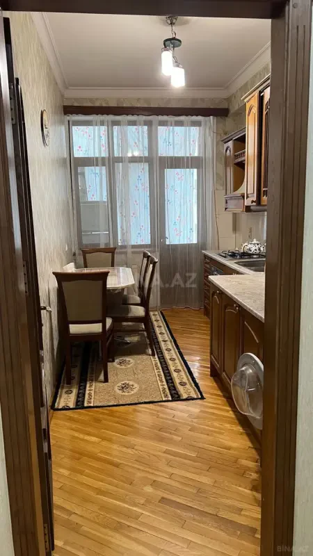Kirayə verilir 2 otaqlı mənzil 96 m²