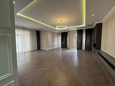 Satılır 5 otaqlı mənzil 235 m² — Bakı 5 otaq 235.00 m²