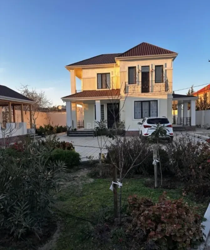 Kirayə verilir 6 otaqlı həyət evi 165 m²