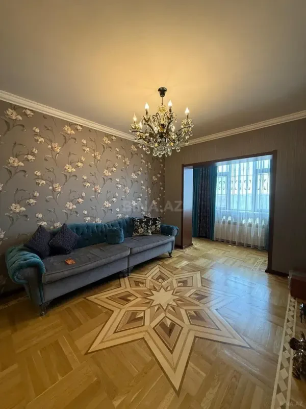 Satılır 4 otaqlı mənzil 112 m²