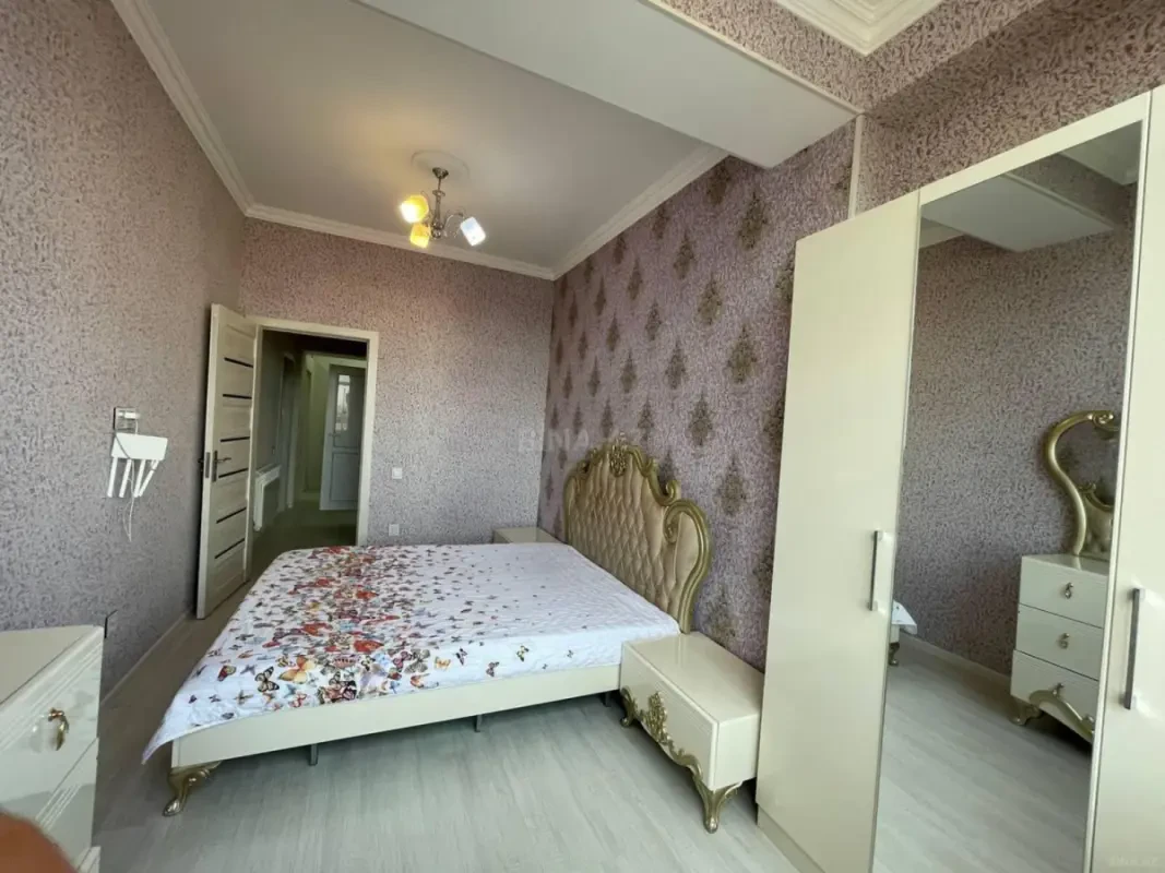 Kirayə verilir 2 otaqlı mənzil 80 m²