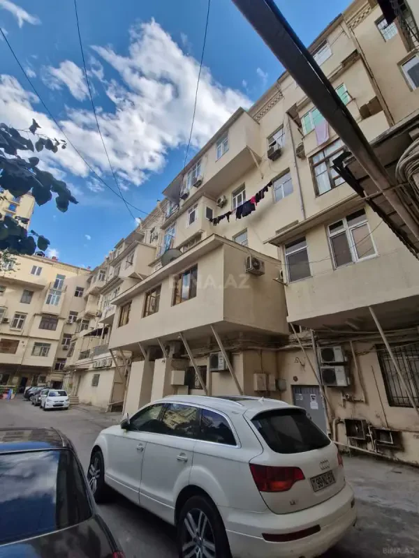Satılır 2 otaqlı mənzil 65 m²