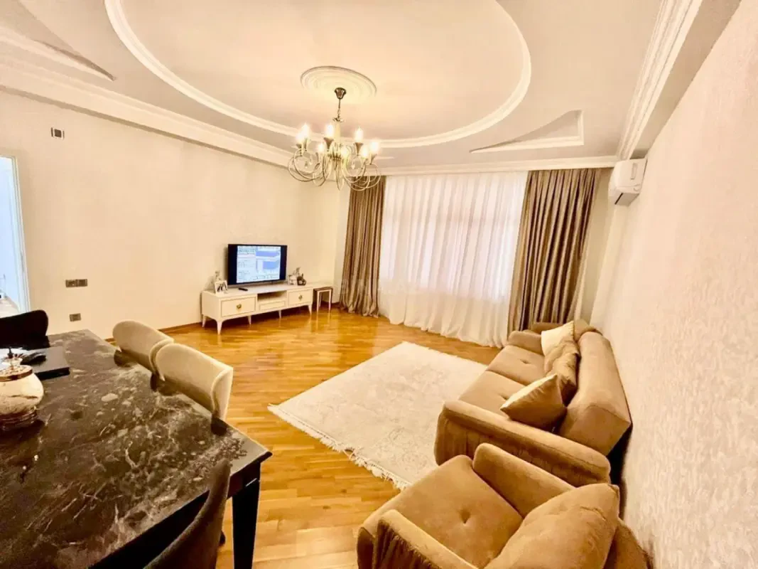 Satılır 3 otaqlı mənzil 117 m²