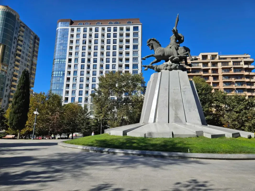 Satılır 2 otaqlı mənzil 64 m²