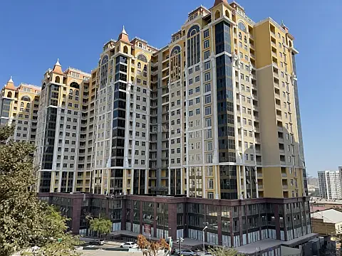 Satılır 4 otaqlı mənzil 187 m² — Bakı 4 otaq 187.00 m²