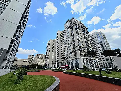 Satılır 4 otaqlı mənzil 220 m² — Bakı 4 otaq 220.00 m²