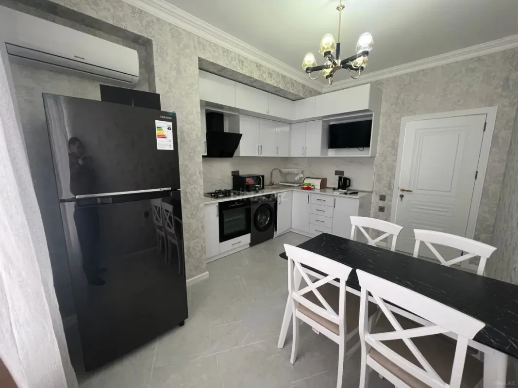 Kirayə verilir 3 otaqlı mənzil 115 m²