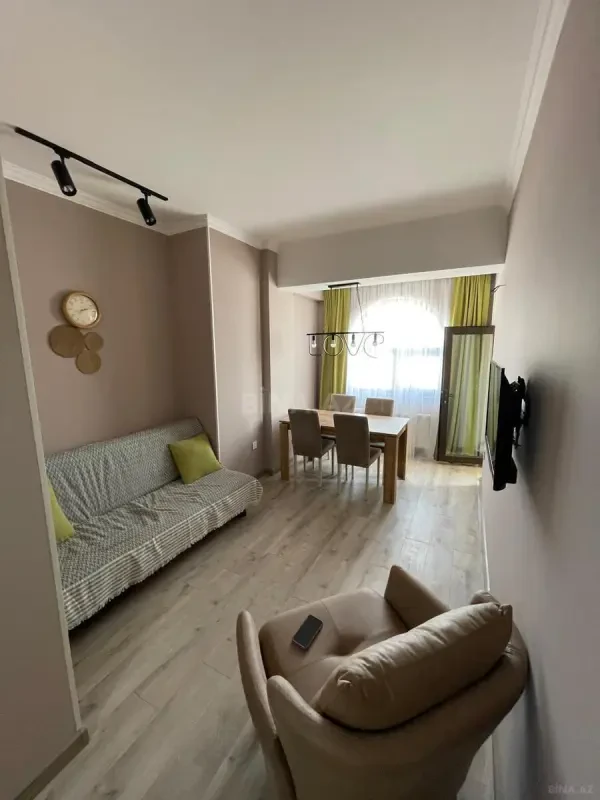 Kirayə verilir 2 otaqlı mənzil 60 m²