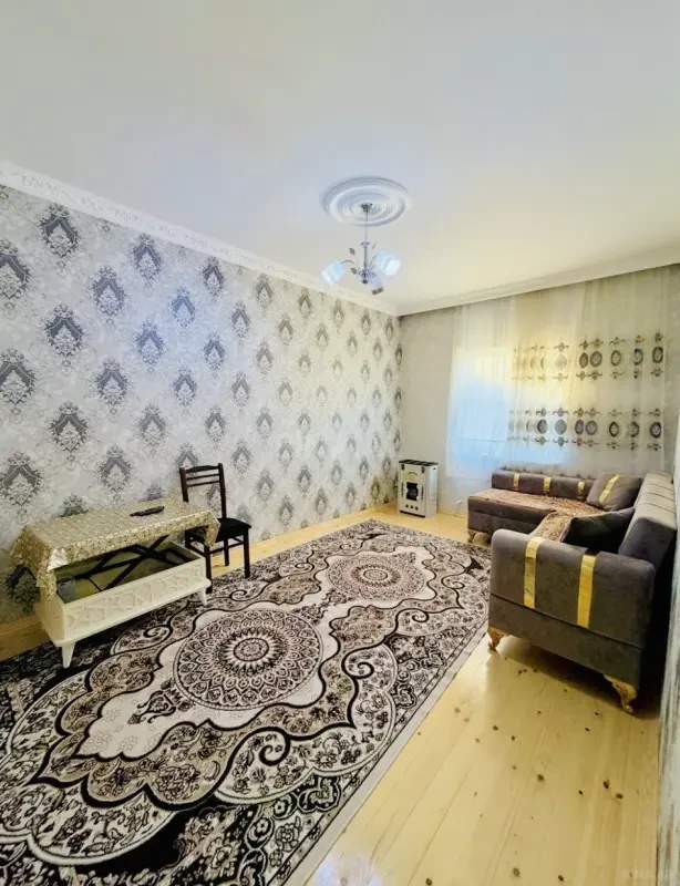 Kirayə verilir 2 otaqlı həyət evi 70 m²