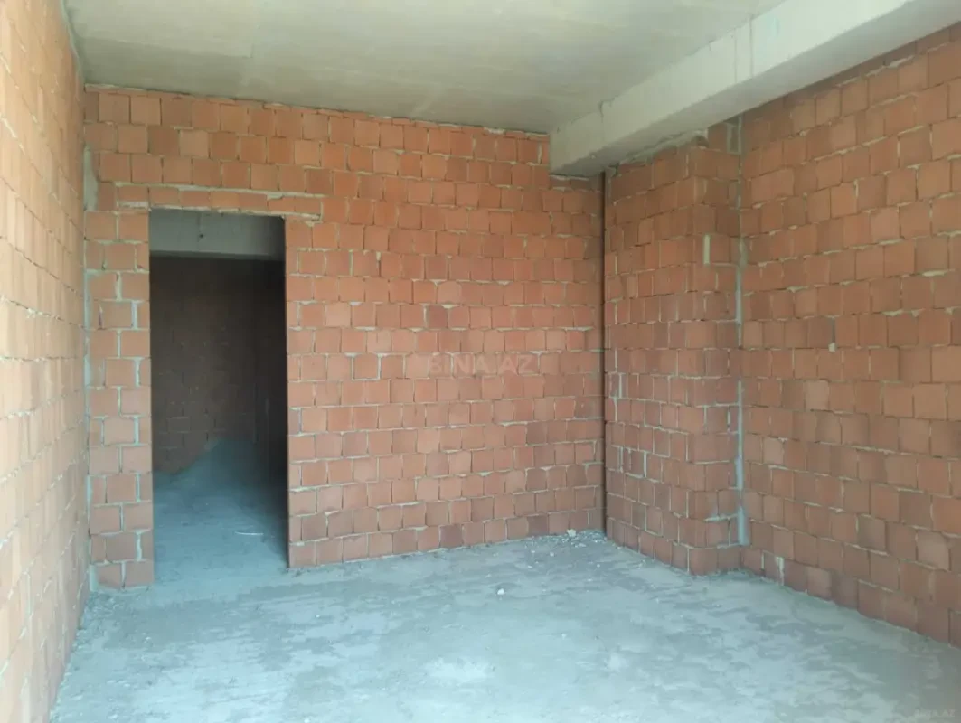 Satılır 3 otaqlı mənzil 165 m²
