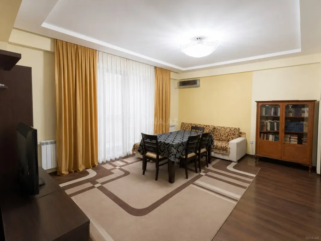 Kirayə verilir 2 otaqlı mənzil 65 m²