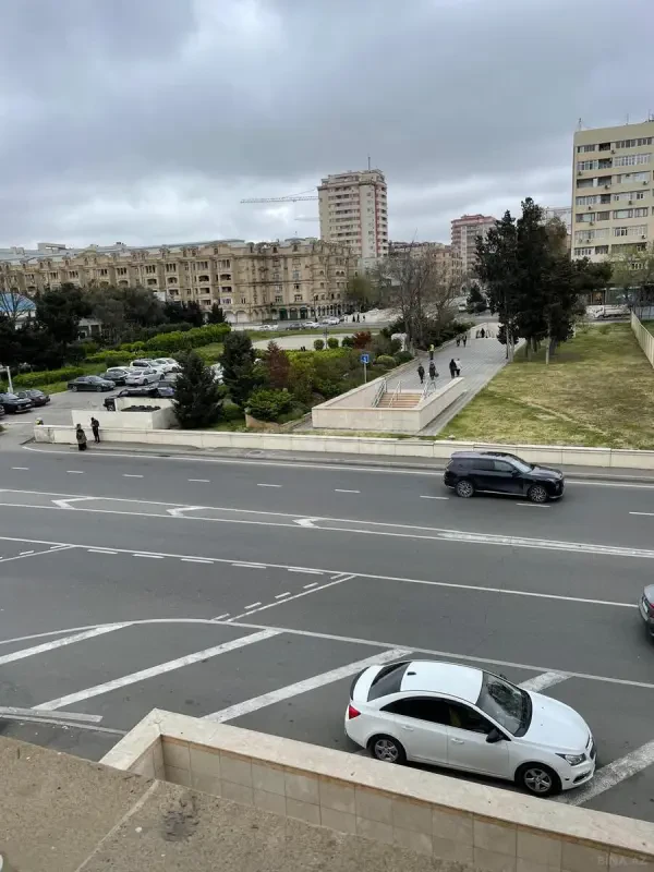 Satılır 2 otaqlı mənzil 70 m²