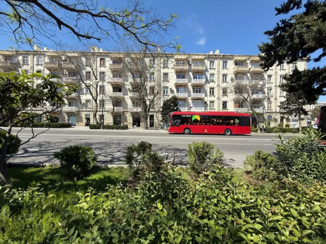 Satılır 3 otaqlı mənzil 100 m²