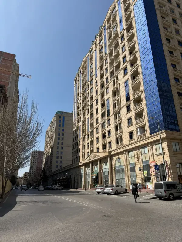 Satılır 3 otaqlı mənzil 140 m²