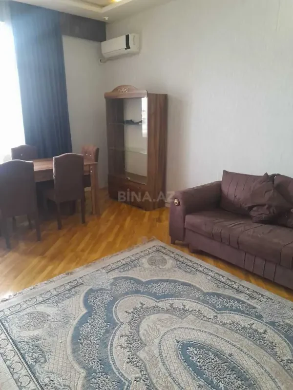 Kirayə verilir 2 otaqlı mənzil 90 m²