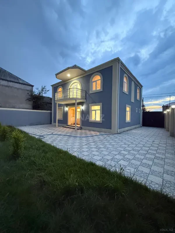 Satılır 6 otaqlı həyət evi 240 m²