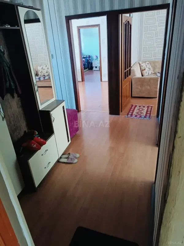 Satılır 4 otaqlı mənzil 77 m²