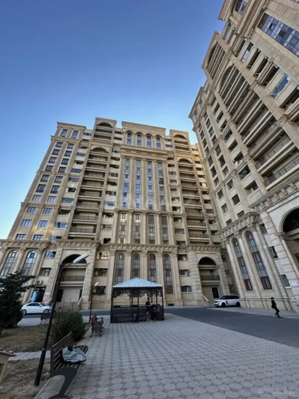 Satılır 2 otaqlı mənzil 75 m²
