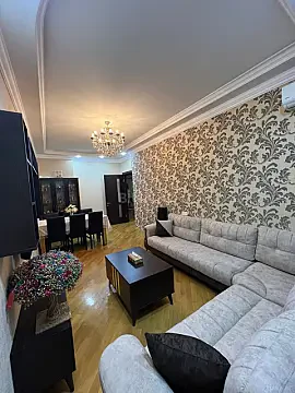 Satılır 4 otaqlı mənzil 145 m² — Bakı, İnşaatçılar 4 otaq 145.00 m²
