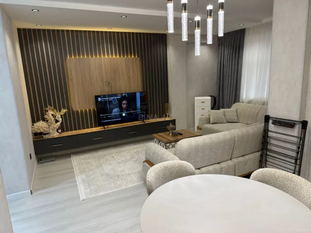 Satılır 2 otaqlı mənzil 75 m²