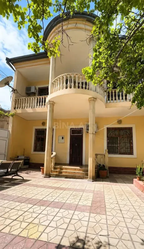 Satılır 6 otaqlı həyət evi 190 m²